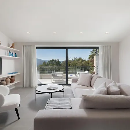 Villa Myrtia - Luxury Hidden Gem