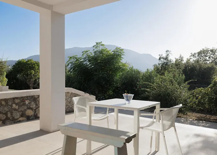 Villa Myrtia - Luxury Hidden Gem *